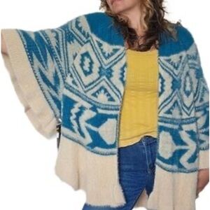 Cobble Lane L turquoise and cream southwestern pattern cardigan sweater. winter